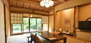 Luxury Suite, Garden View | 1 bedroom, free WiFi