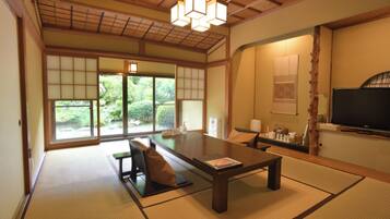 Luxury Suite, Garden View | Free WiFi