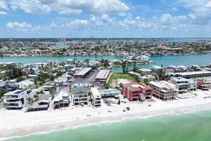 Beach nearby, beach towels, motor boating
