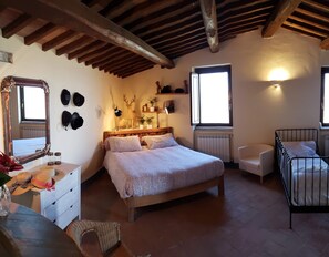 1 bedroom, travel cot, free WiFi, bed sheets
