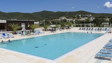 Piscine extérieure, piscine chauffée