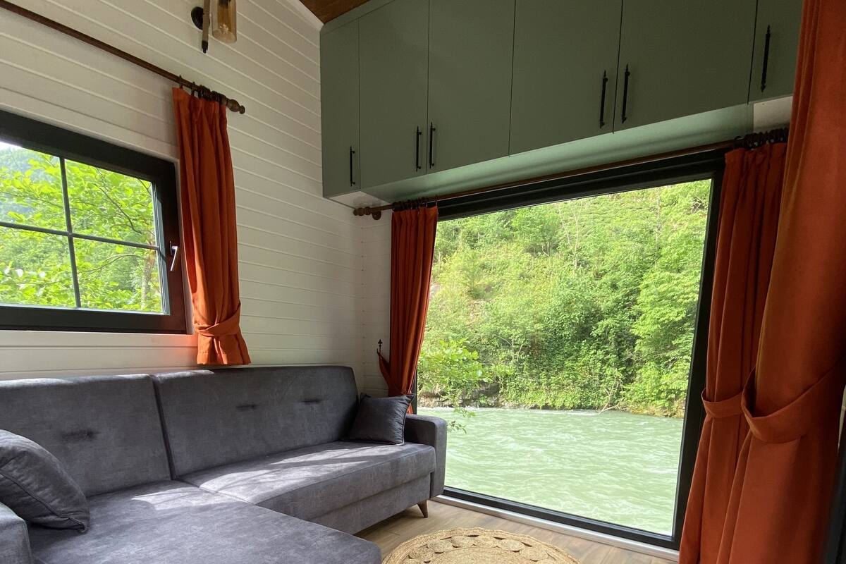 Comfort Bungalow, River View | Living area
