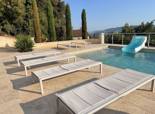 Villa Standing -piscine Privée et Jacuzzi 20 mn de Cannes