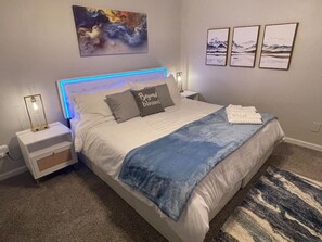 4 habitaciones, escritorio, tabla de planchar con plancha y wifi gratis 
