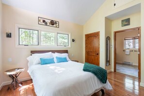 1 bedroom, iron/ironing board, travel cot, free WiFi