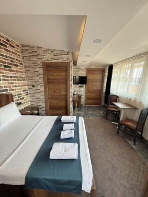 Deluxe Double Room | Egyptian cotton sheets, premium bedding, in-room safe, desk