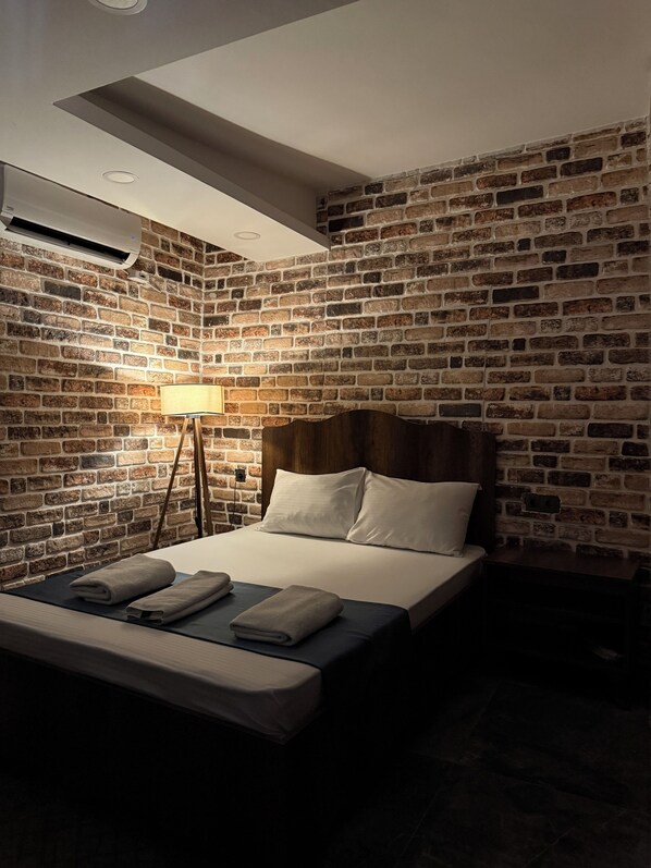 Deluxe Double Room | Egyptian cotton sheets, premium bedding, in-room safe, desk
