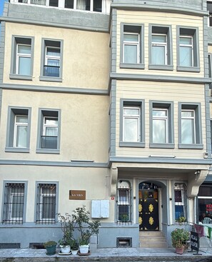 Front of property - La Vien Hotel Old City (Istanbul)