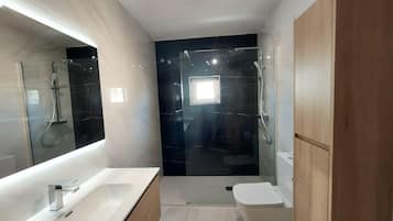 Baignoire, serviettes fournies