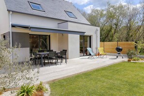 Outdoor dining - Maison Bourg Idéale Familles (Baden)