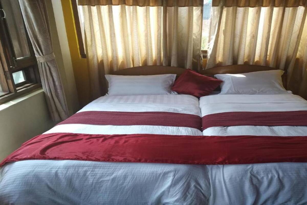 Standard Single Room | Free WiFi, bed sheets