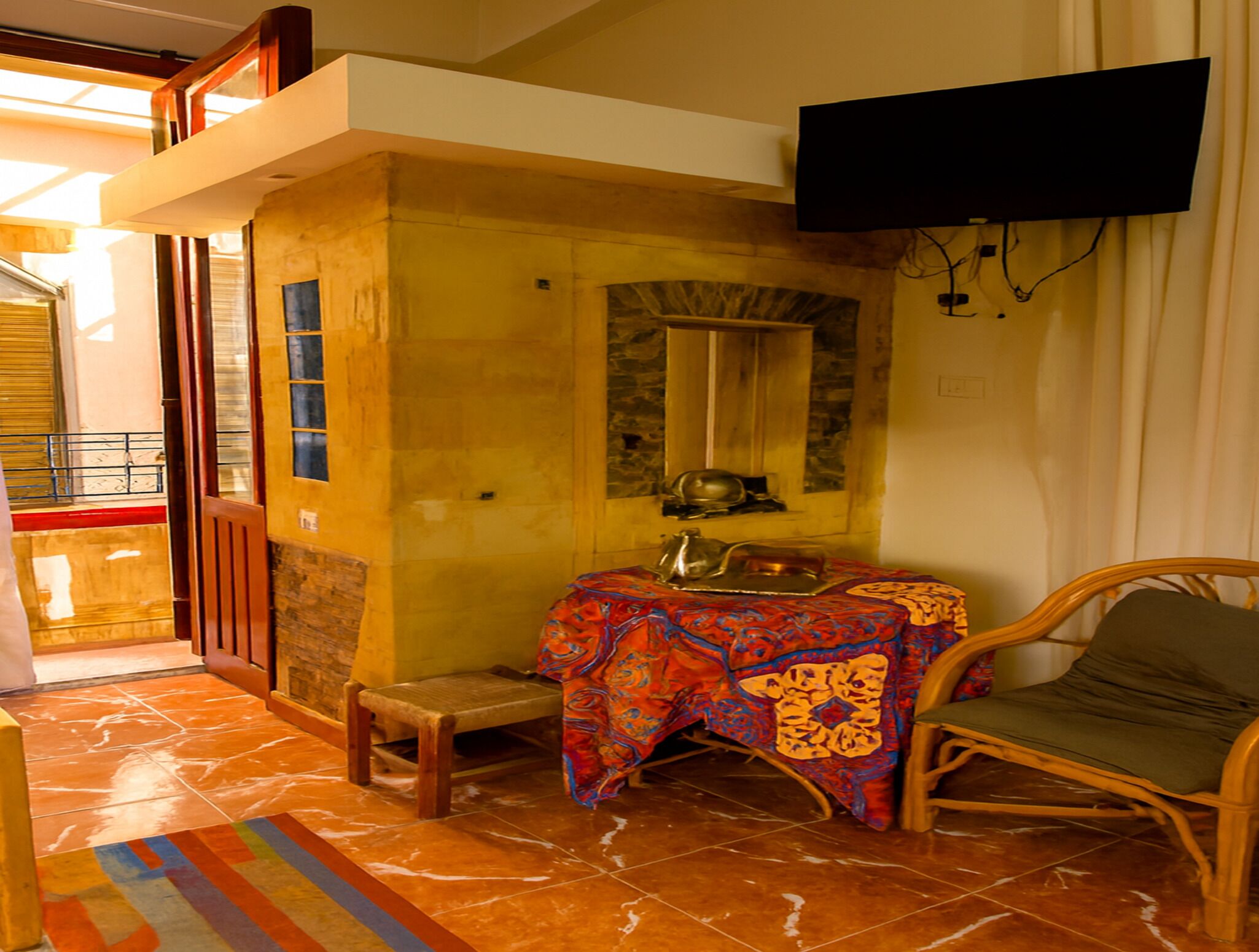 Soundproofing, free WiFi