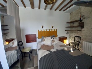 3 bedrooms, free WiFi, bed sheets