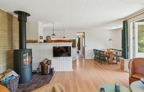 Dining - 3 bedroom nice home in Knebel (Knebel)