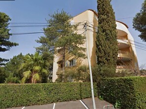 Exterior - "Charming Apt Near Beach & Shops, Parking Included, Cavalaire-sur-Mer" (Cavalaire-sur-Mer)