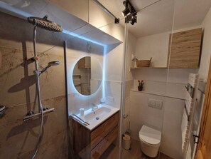 Hair dryer, towels