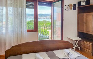 3 makuuhuonetta, ilmainen Wi-Fi, vuodevaatteet