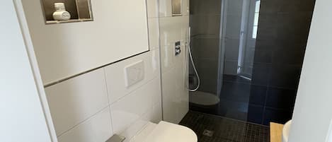 淋浴設備、風筒、提供毛巾、番梘