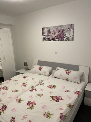 1 soverom, reiseseng for barn, wi-fi (inkludert) og sengetøy