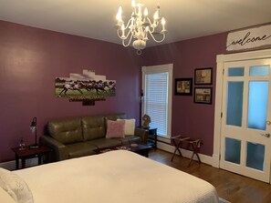 1 slaapkamer, een strijkplank/strijkijzer, gratis wifi, beddengoed