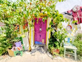 Decoración personalizada, muebles diferentes y escritorio 