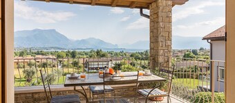 Lago Blu with pool and lake view