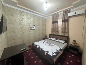 Desk, soundproofing, iron/ironing board, free WiFi