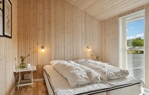2 bedrooms, travel crib, free WiFi - Gorgeous home in Fjerritslev with sauna (Fjerritslev)