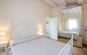 2 Schlafzimmer, Reisekinderbett, kostenloses WLAN