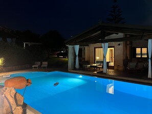 Pool - Villa Crilu Sardinia, cozy, with sea view, swimming pool and private parking space (Tanaunella)