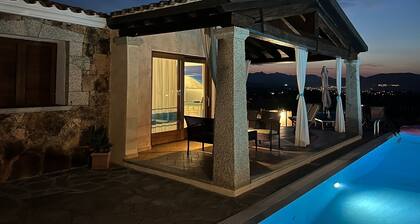 Villa Crilu Sardinia, cozy, with sea view, swimming pool and private parking space