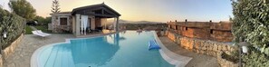 Pool - Villa Crilu Sardinia, cozy, with sea view, swimming pool and private parking space (Tanaunella)