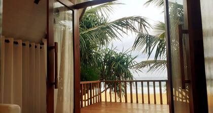 Sri Lanka Beach House Hotel and SPA