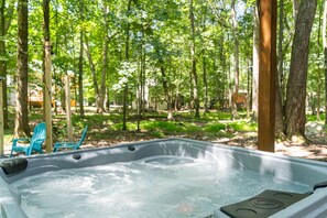 Outdoor spa tub - Hot Tub, Fire Pit, Game Room; 4BR Cozy Poconos! (East Stroudsburg)