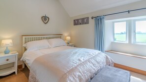 3 bedrooms, iron/ironing board, travel cot, free WiFi