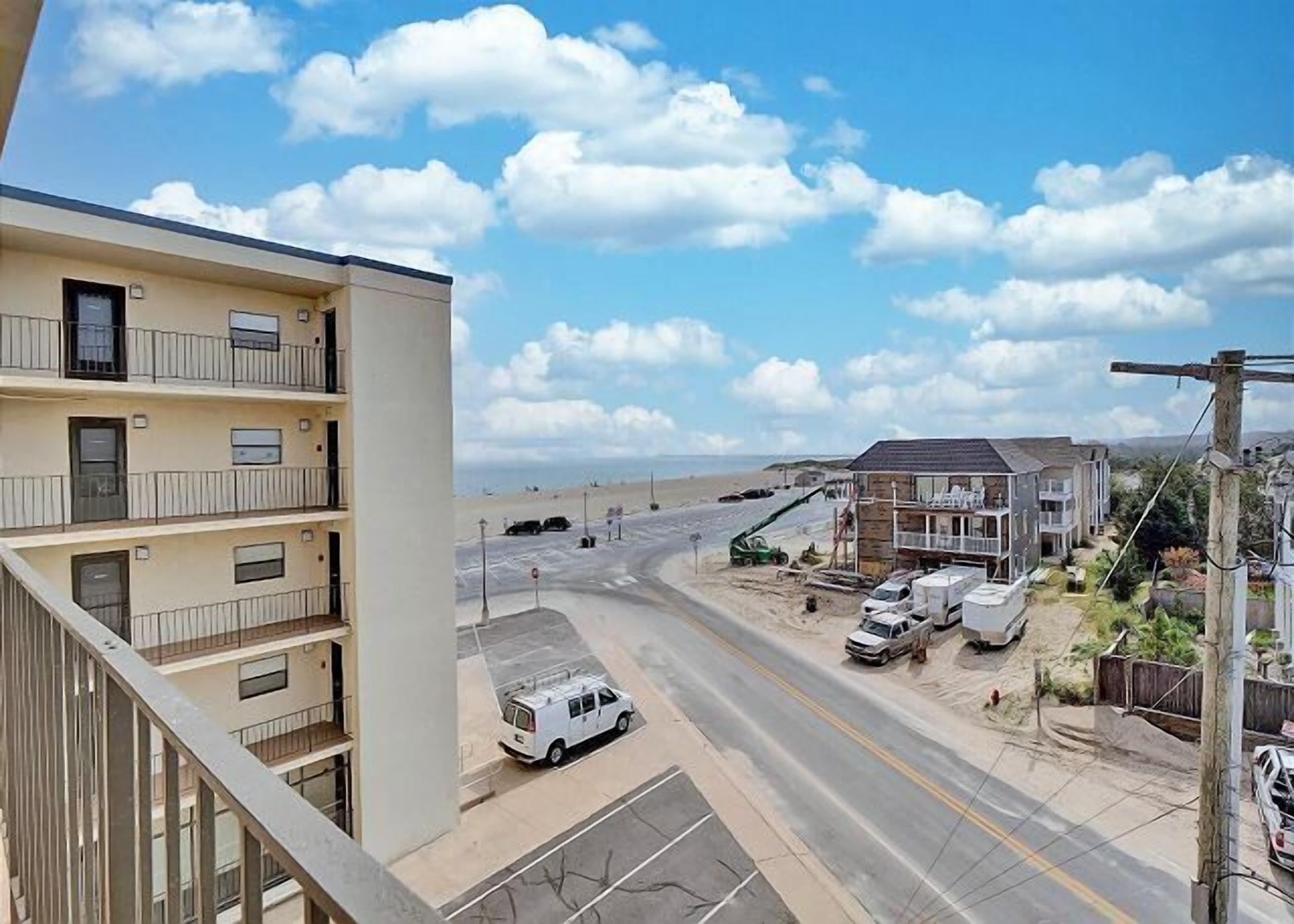 4th Floor Waterfront Condo on Lewes Beach