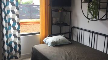 3 slaapkamers, reisbedje, wifi, beddengoed