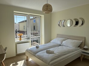 Habitación doble Deluxe, 1 cama Queen size | Ropa de cama hipoalergénica y decoración personalizada