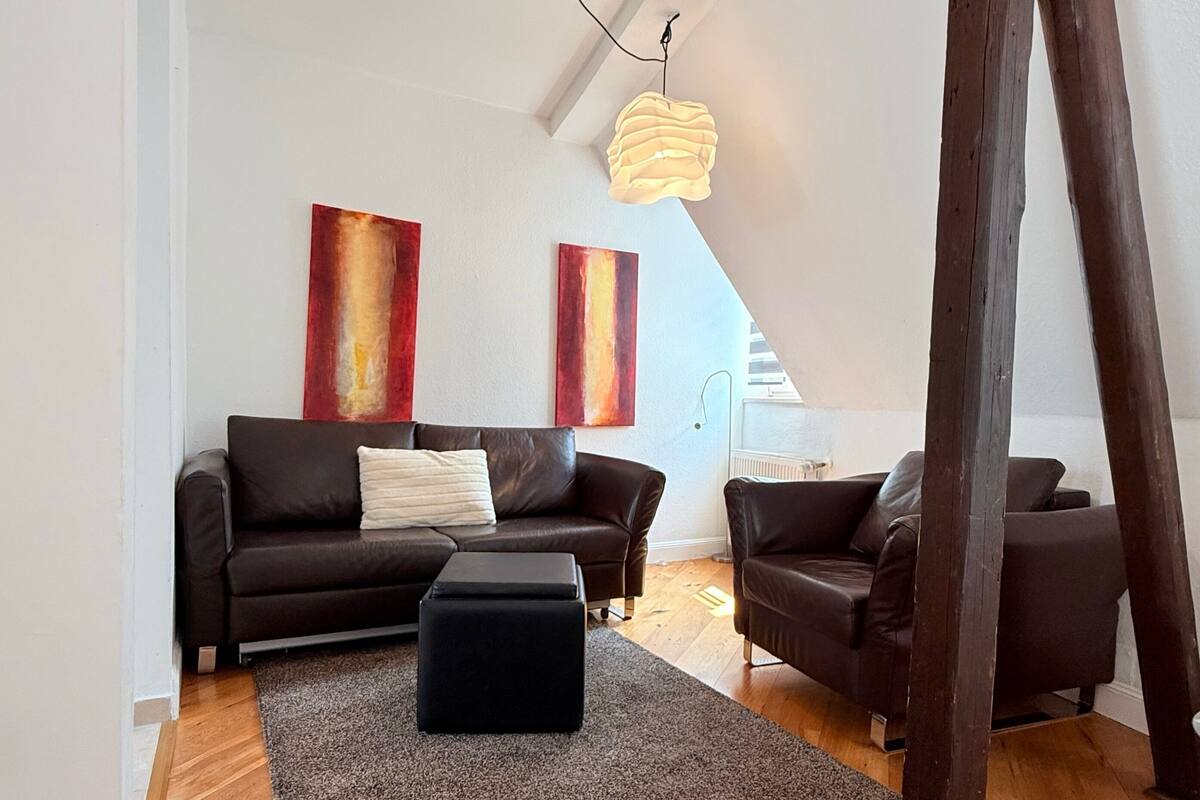 Apartamento família, 2 quartos | Área de estar | TV
