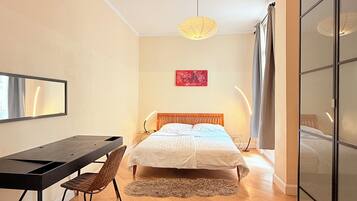 Economy-Apartment, 2 Schlafzimmer | Allergikerbettwaren, individuell dekoriert, individuell eingerichtet