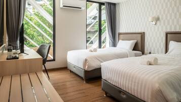 Superior Double or Twin Room with City View | Cortinas blackout, camas extra, wifi gratis y ropa de cama