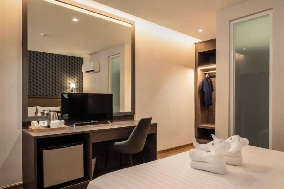 Blackout curtains, rollaway beds, free WiFi, bed sheets