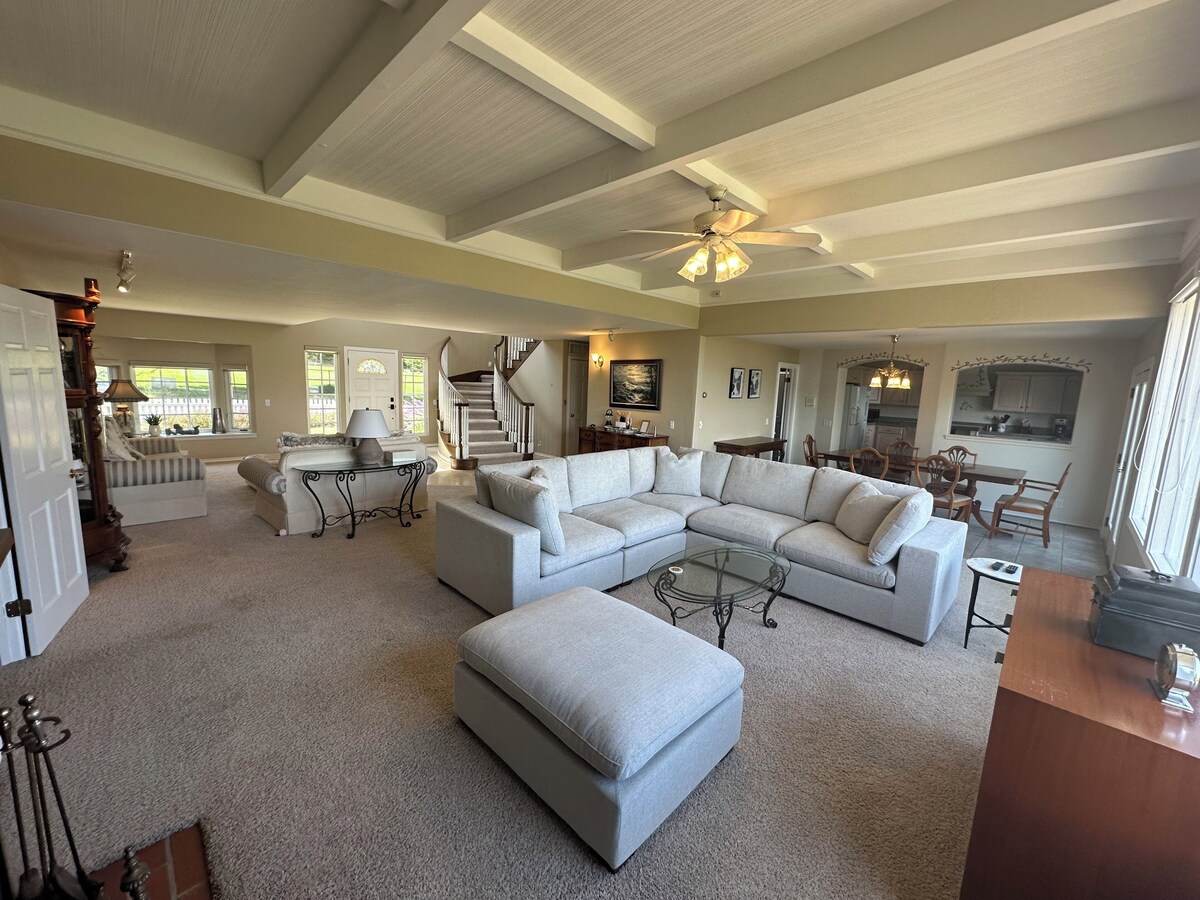 Photo 9 of 3895 The Fairway House - Walk to Golf and the Bay