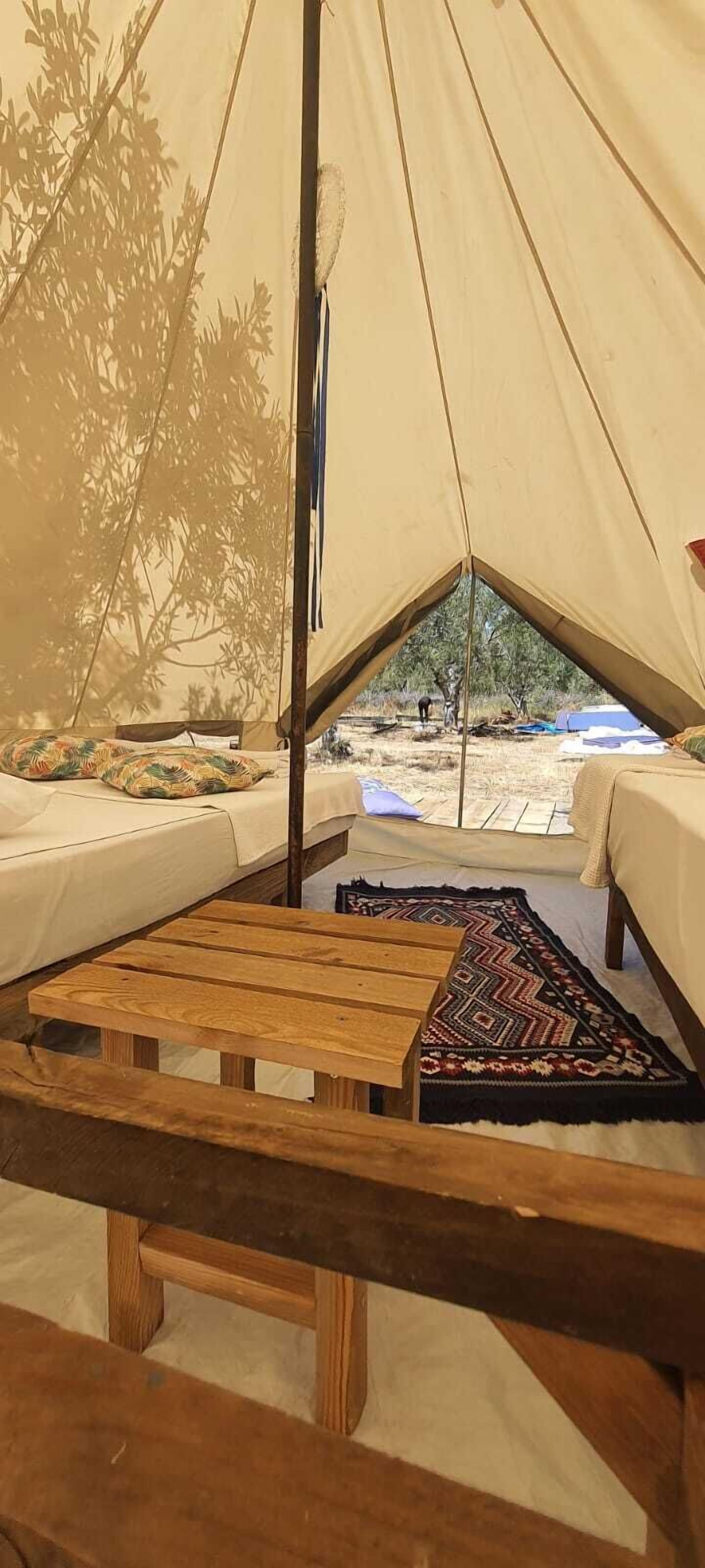 Standard Tent | Desk, blackout drapes, free WiFi, bed sheets