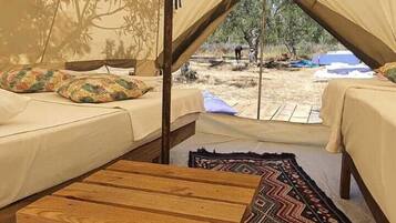 Standard Tent | Desk, blackout drapes, free WiFi, bed sheets