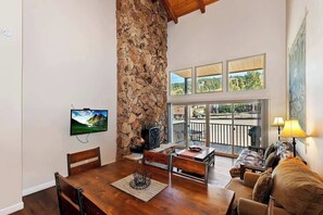 Fernseher, Kamin