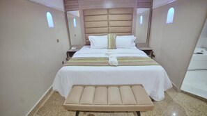 Deluxe Double or Twin Room | Bathroom - IKEJA AIRPORT VIEW APARTMENT (Lagos)