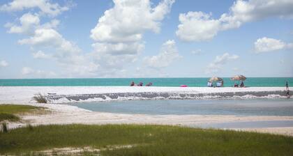 Bella Luna - New 2-Story Grayton Beach Carriage House, Walk to Beach + Red Bar!