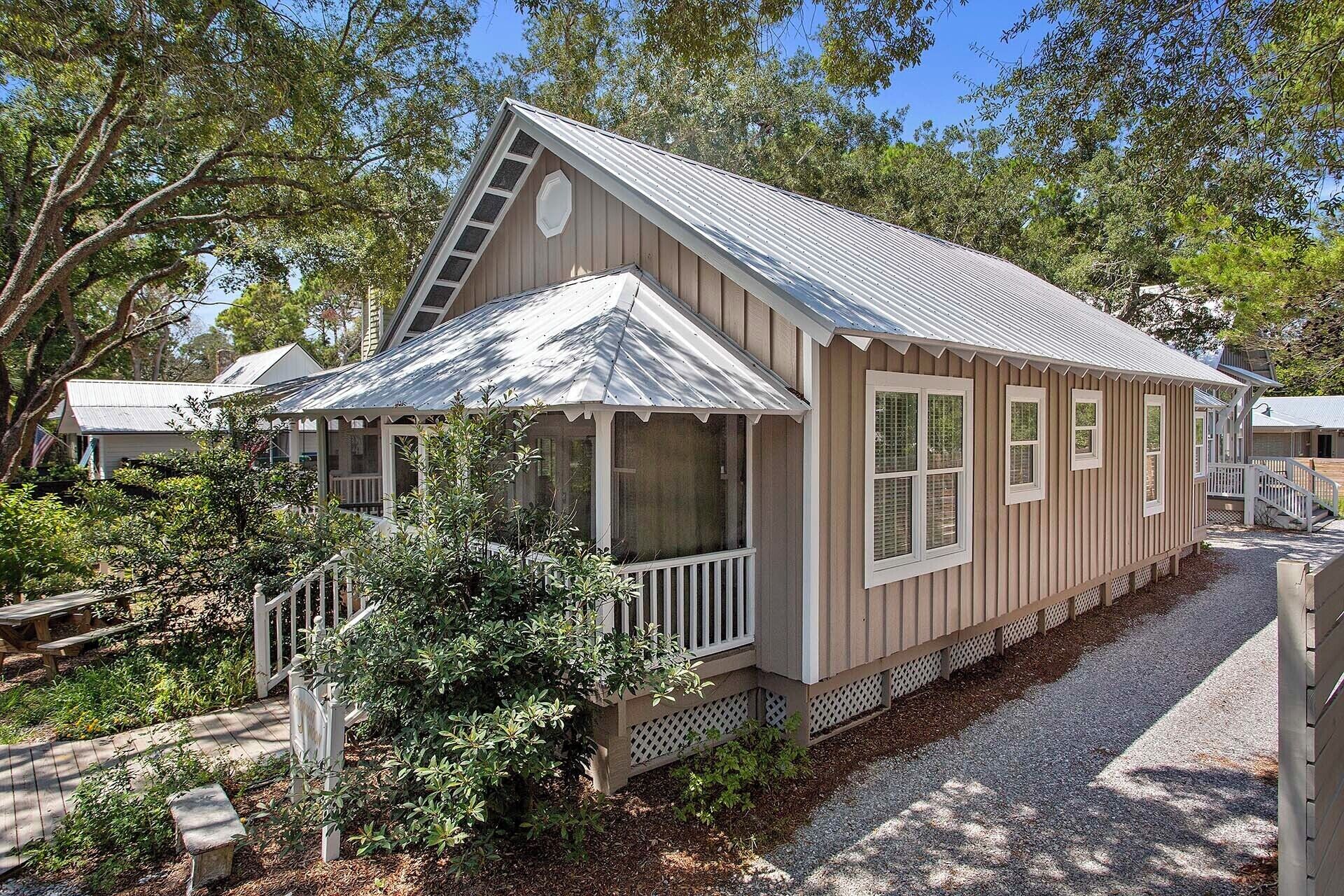 Magnolia House - Renovated Main House + Guest House in Historic Grayton Beach!