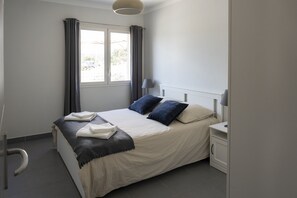 4 slaapkamers, reisbedje, gratis wifi, beddengoed